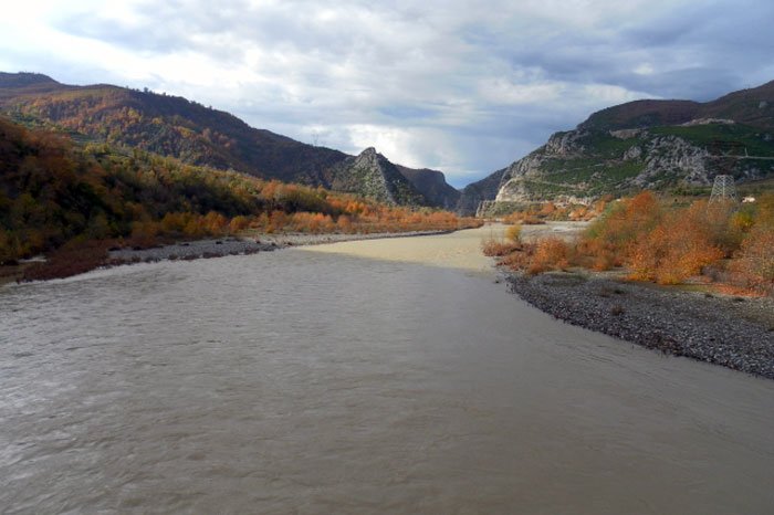 The Shkumbin River in central Albania (Photo: Robert Elsie, November 2012)