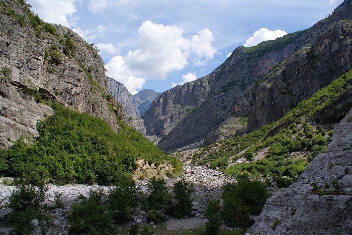 The gorge of Kelmendi (Photo: Ismail Gagica, August 2011).