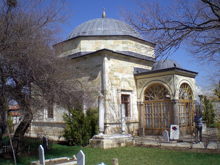 Mausoleum of Sultan Murad near Obiliq in Kosovo (Photo: Robert Elsie, April 2009)