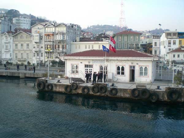 Old Albanian settlement of Arnavutköy, i.e. “Albanian village” near Istanbul (Photo: Robert Elsie 2007)