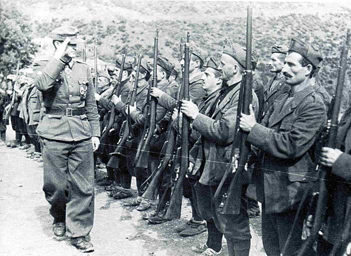 Antipartisaneneinheit in Albanien, Herbst 1943.